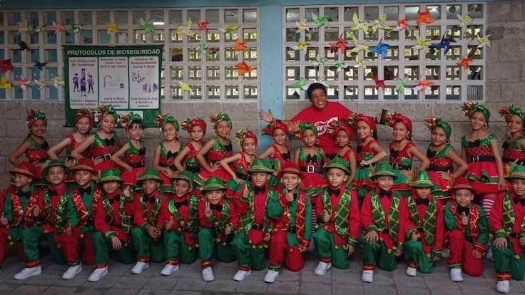 La profe Angely lleva la música y la danza del Caribe a sus estudiantes en Malambo