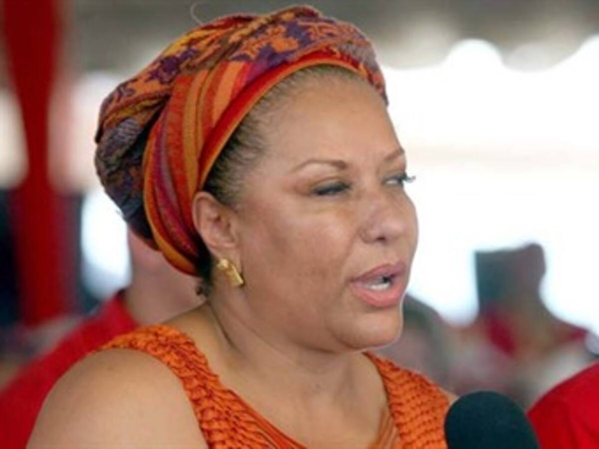Piedad Córdoba reconoce que no puede reunirse con las FARC y anuncia más pruebas de supervivencia