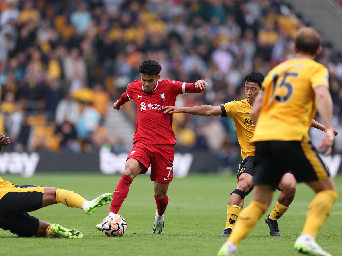 Reconocido exfutbolista inglés calificó el partido de Luis Díaz ante Wolverhampton