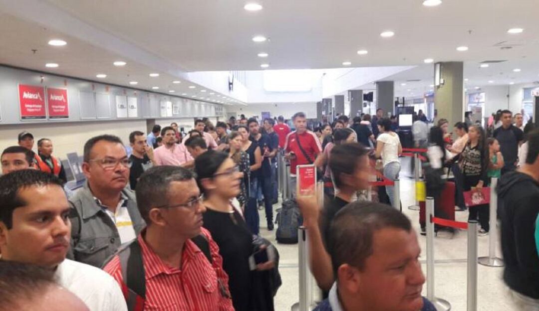 Pasajeros en aeropuerto