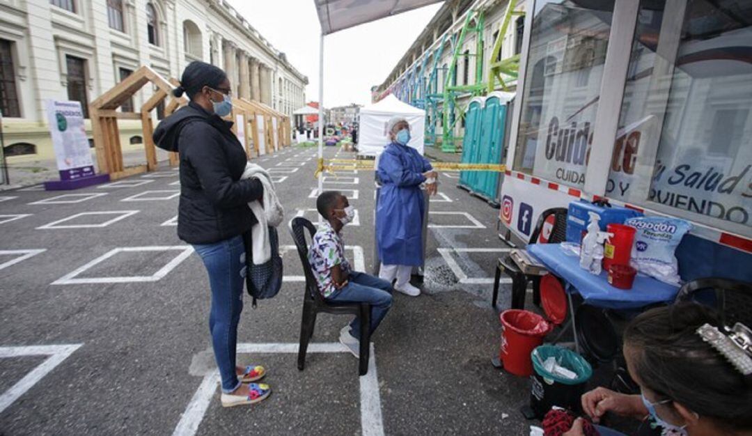 Siguen subiendo levemente los contagios por COVID-19 en Colombia