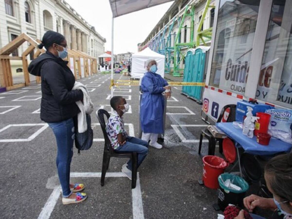 Siguen subiendo levemente los contagios por COVID-19 en Colombia