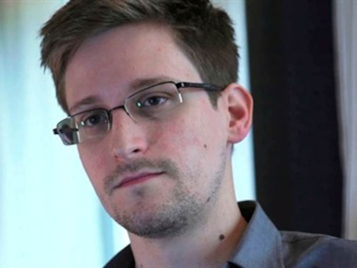 Snowden aún no ha entregado su petición de asilo en Rusia