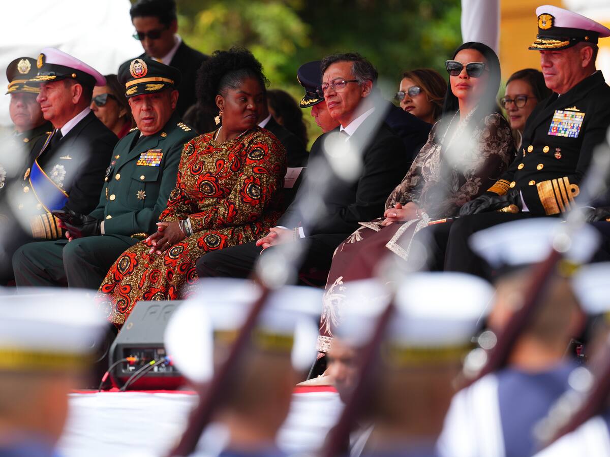¿Por qué se retiró la cúpula militar antes de discurso de Gustavo Petro? Exministro de Defensa opina