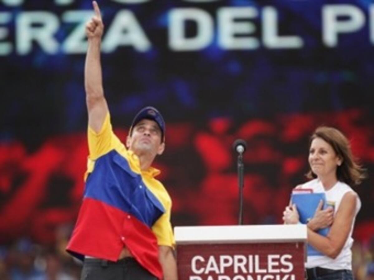 Capriles afronta con una "paz enorme" la elección, según su madre