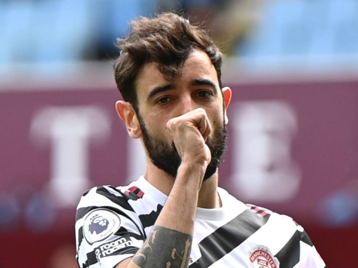 Manchester United vence al Aston Villa y retrasa el título del City