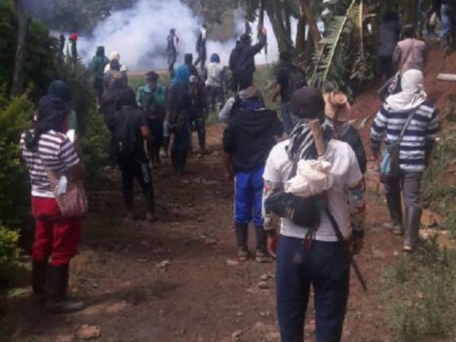 Van 51 policías heridos en medio de protesta indígena en el Cauca