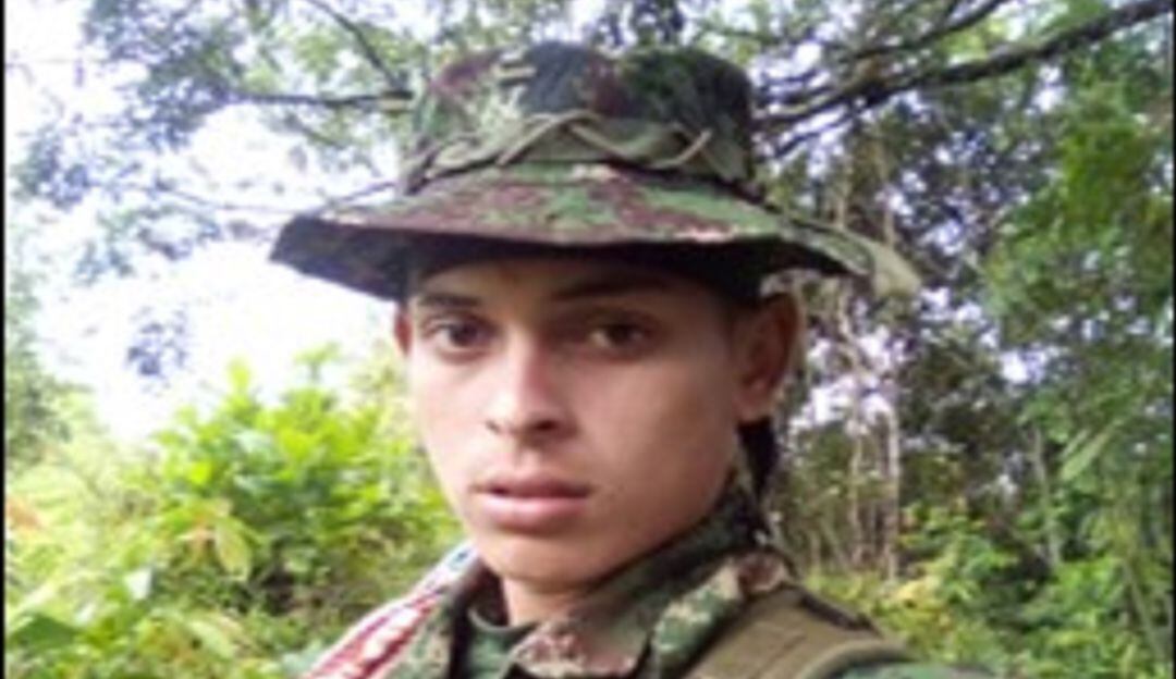 Un juez expidió orden de captura en contra de Fabián Guillermo Espinosa Arboleda, alias ‘Cristian Guerra’ o ‘Cancharino’, quien sería uno de los jefes de las disidencias en Caquetá y el encargado del reclutamiento de menores en esa zona. 