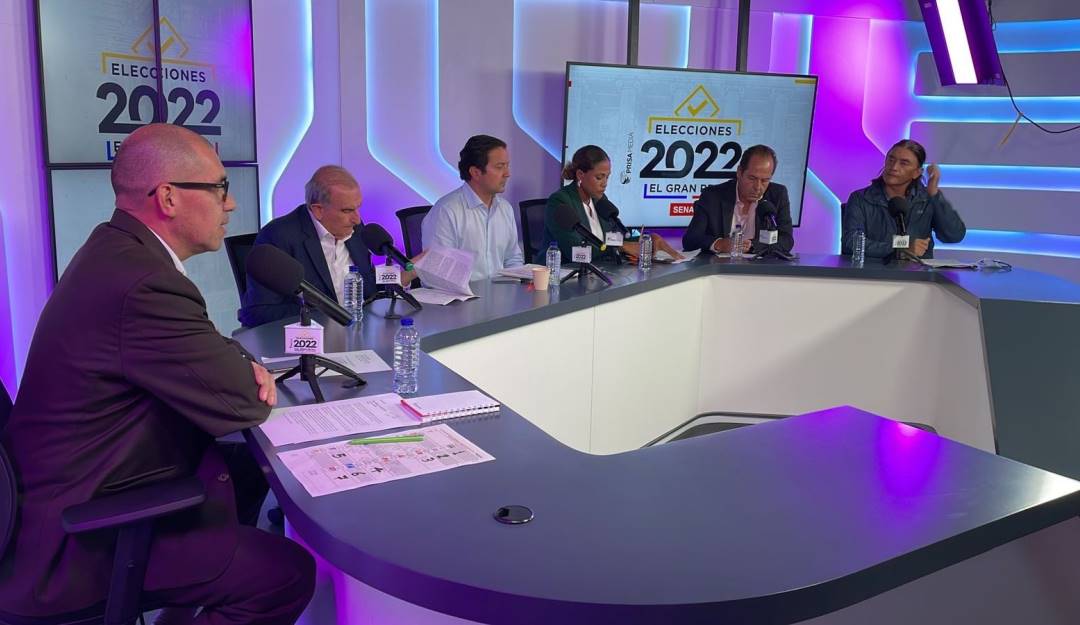 Debate de cabezas de lista al Senado. Foto: Sebastián Cortés