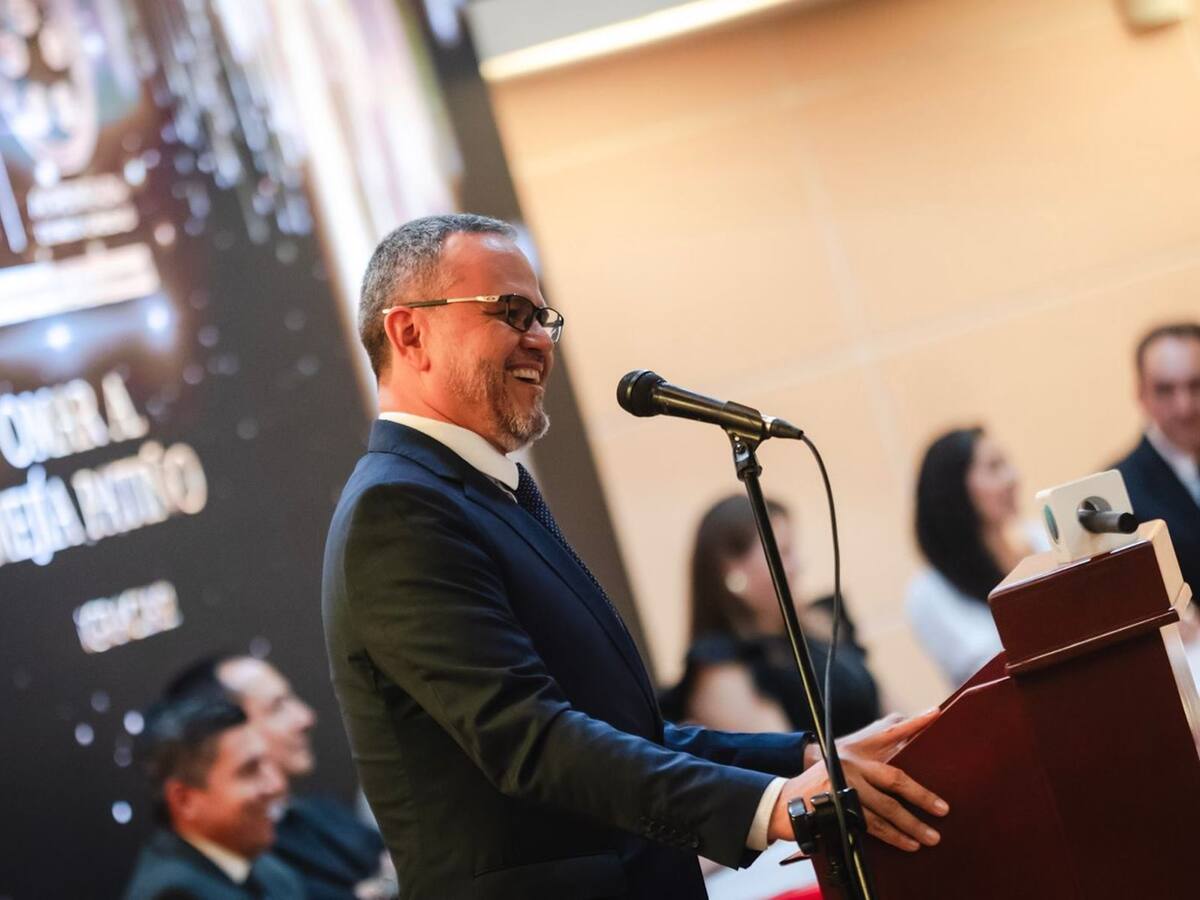 Omar Mejía, rector de la U.T. fue exaltado por su gestión y aporte a la educación del Tolima