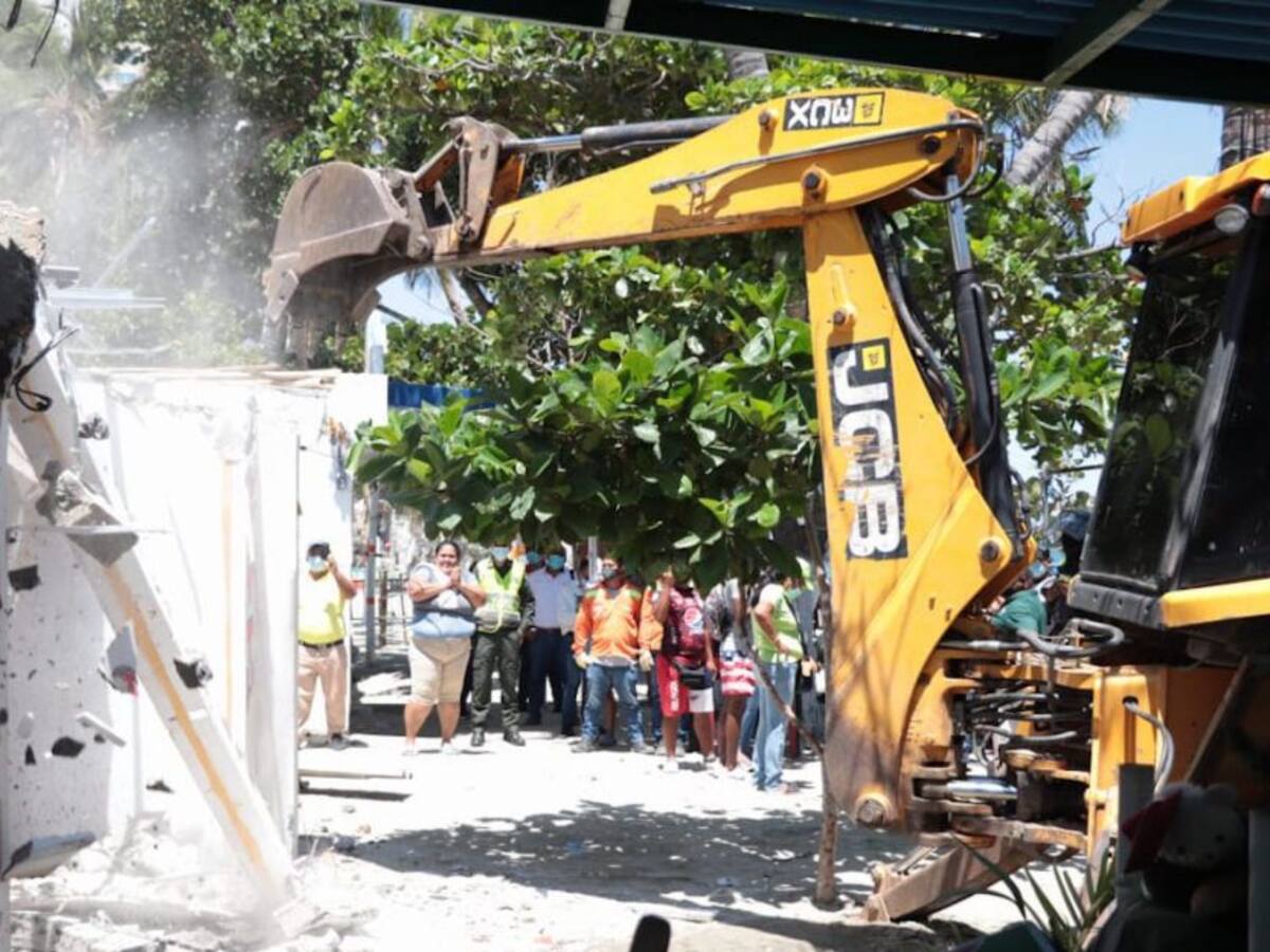 Recuperan zona de playa y baja mar en el balneario turístico de El Rodadero