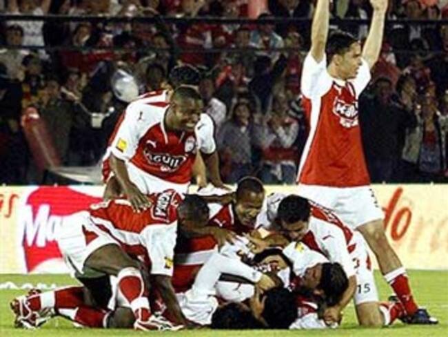 Santa Fe gana y es segundo del Finalización. Caldas-Millonarios y Real-Junior empataron