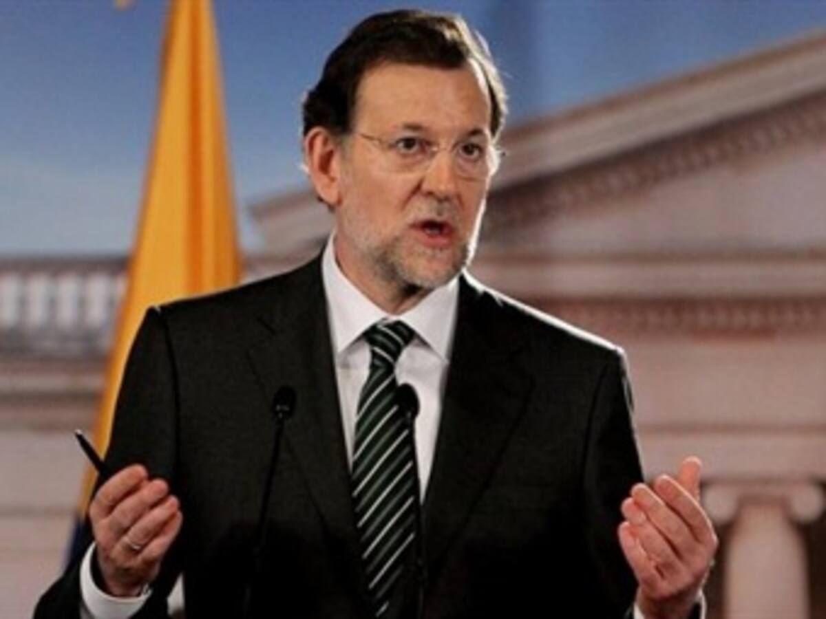Rajoy anuncia más recortes para enfrentar la crisis: reduce las prestaciones de desempleo