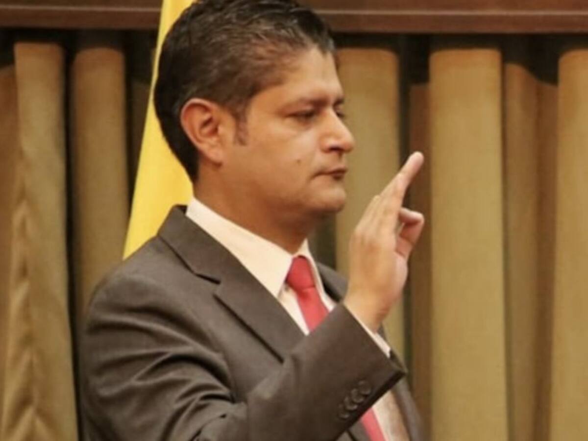 “No he faltado a la ley, no voy a renunciar”: Elkin Rincón