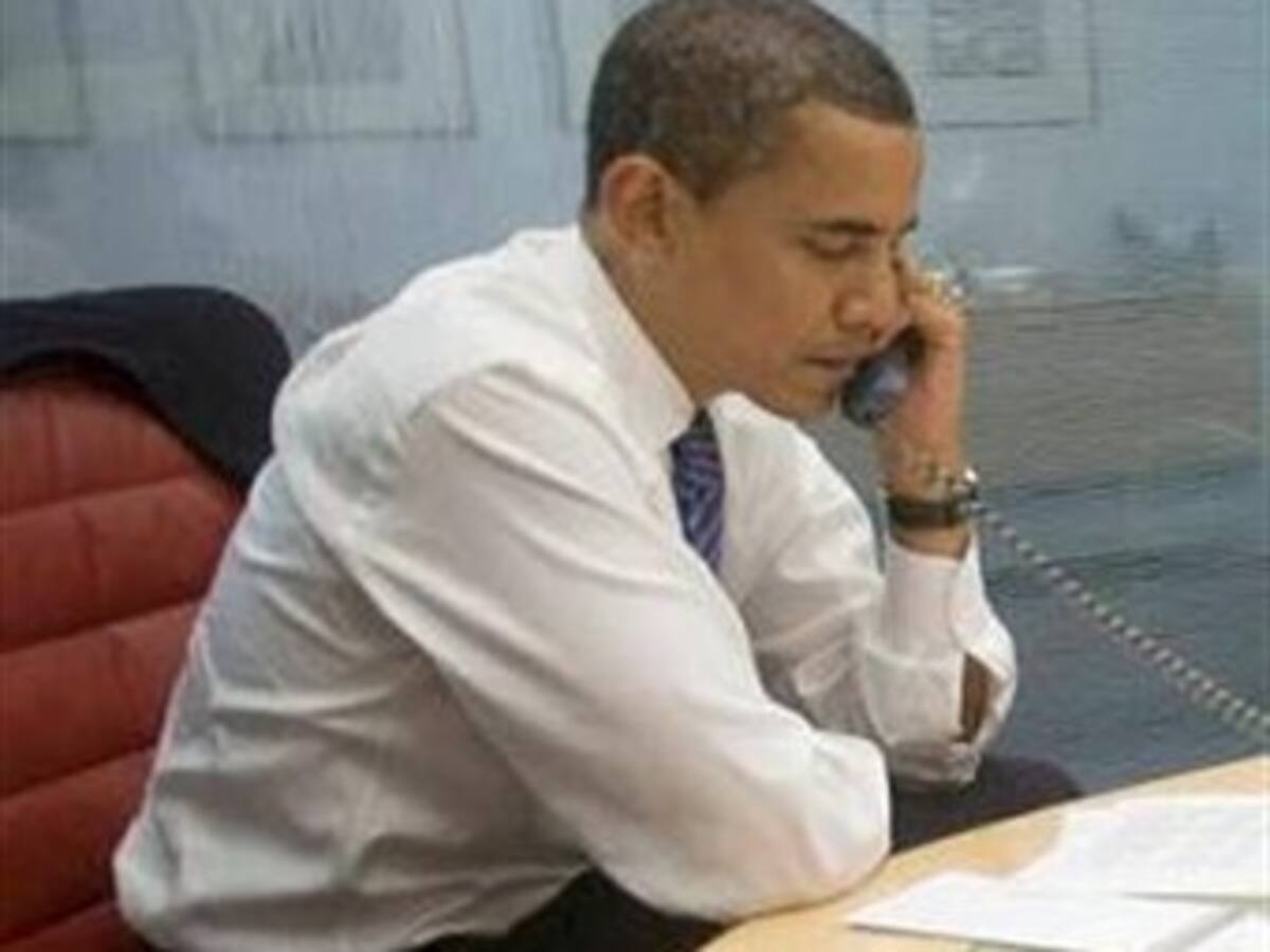 Obama telefoneó a Karzai para felicitarle por aceptar segunda vuelta
