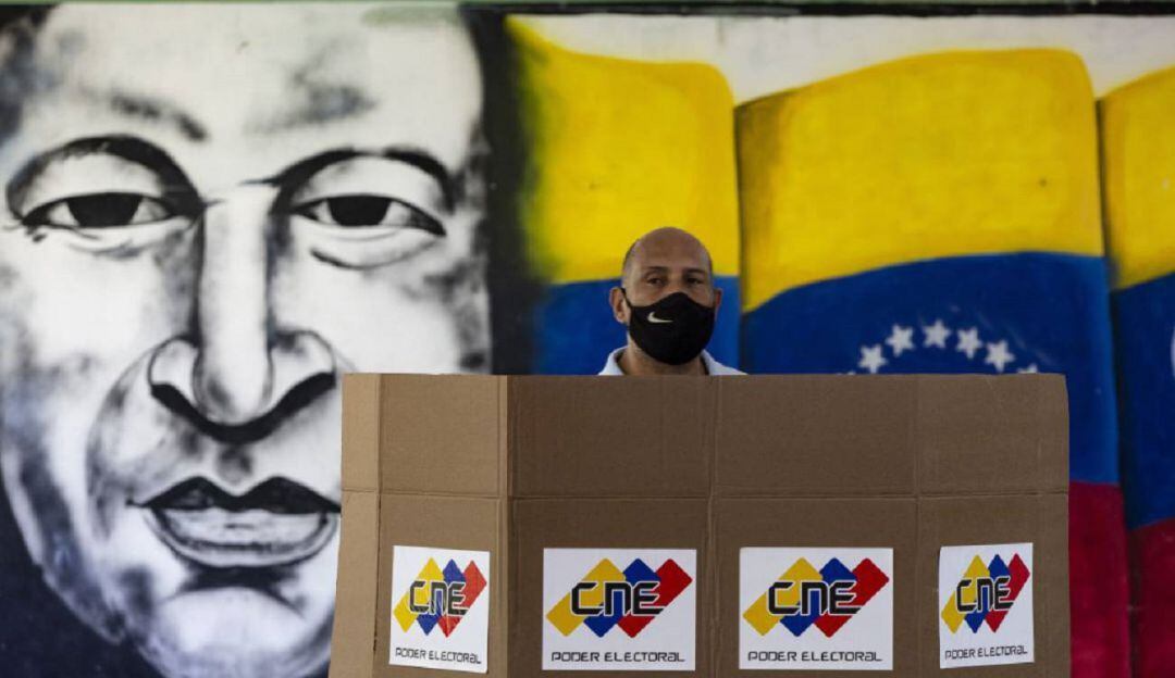 El chavismo consolidó su poder en Venezuela al ganar 20 gobernaciones