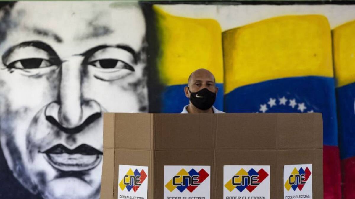 El chavismo consolidó su poder en Venezuela al ganar 20 gobernaciones