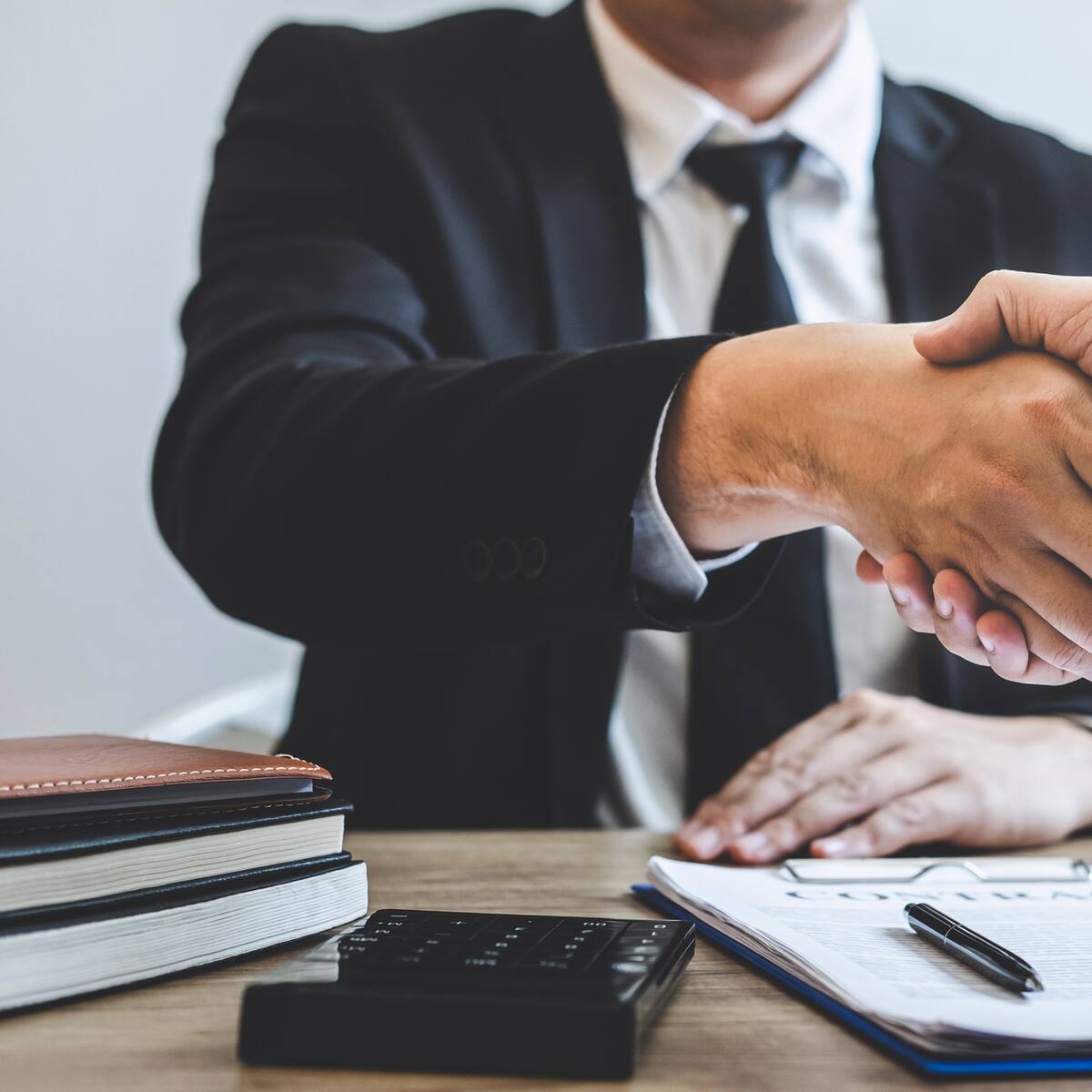 Cómo beneficiaría a los trabajadores del estado que se acaben las OPS