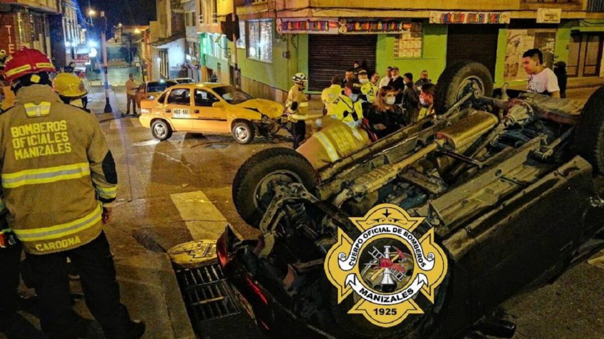 Aparatoso accidente se registró en pleno centro de Manizales