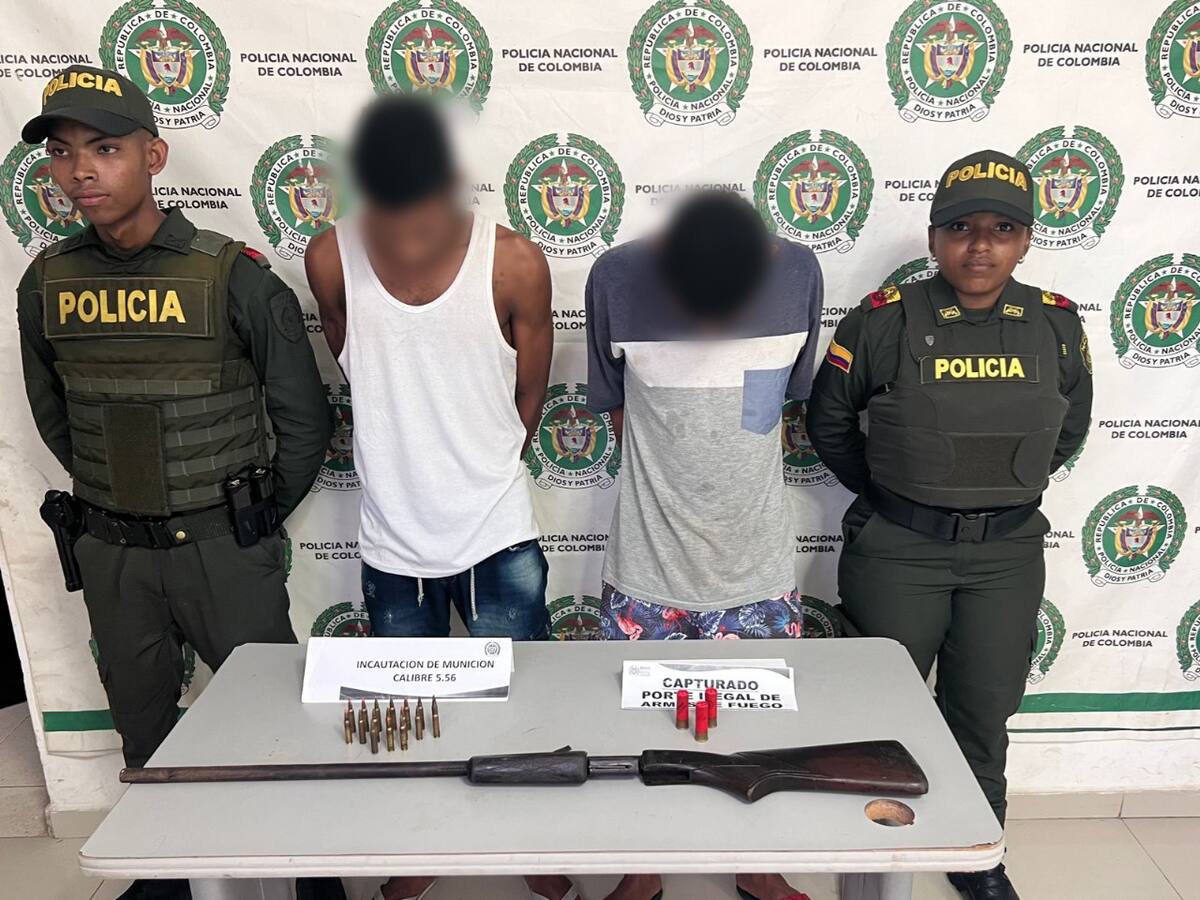 Capturan en Arjona a dos sujetos con armas ilegales en procedimiento policial