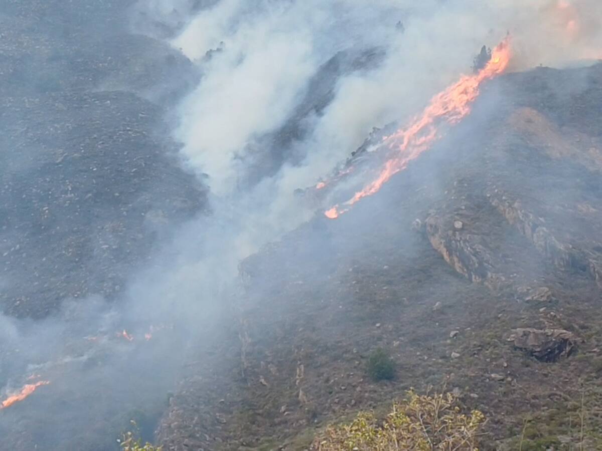 Incendio se reactiva en Chíquiza y alcanza el Santuario de Iguaque