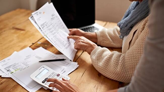 El Consejo Gremial propone ponerle impuesto a las pensiones altas que superen los seis salarios mínimos, es decir, los $4'400.000. Foto: Getty Images