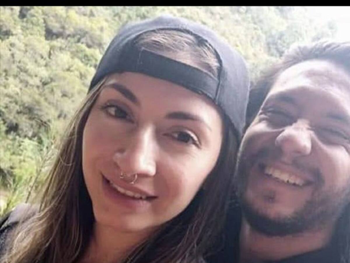 Hombre que agredió a su pareja sentimental coleccionaba hachas en su casa