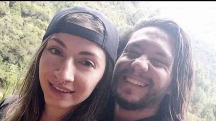 Hombre que agredió a su pareja sentimental coleccionaba hachas en su casa