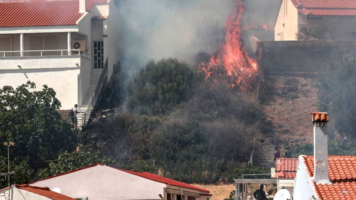 Grecia continúa atrapada por grandes incendios en su territorio