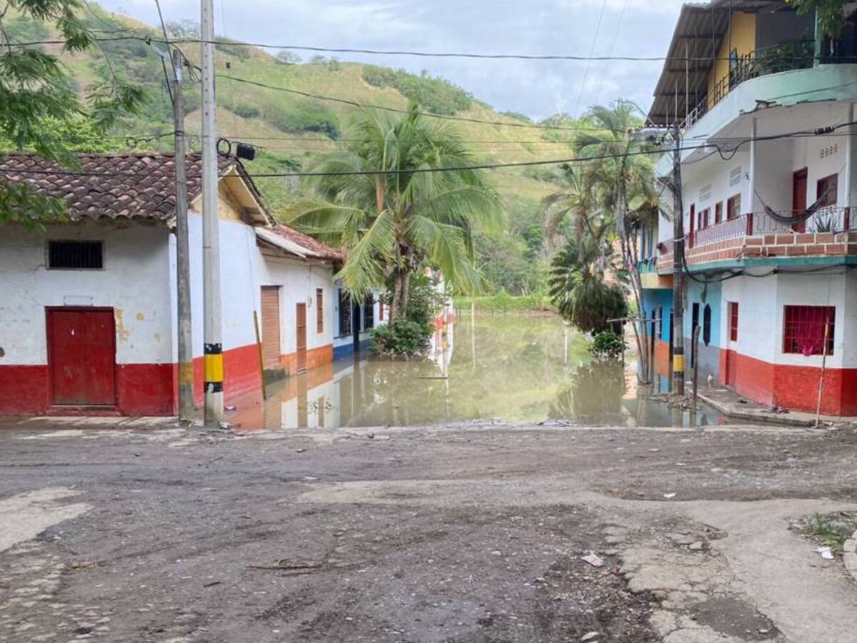 Más de 30 viviendas afectadas por las inundaciones de Bolombolo