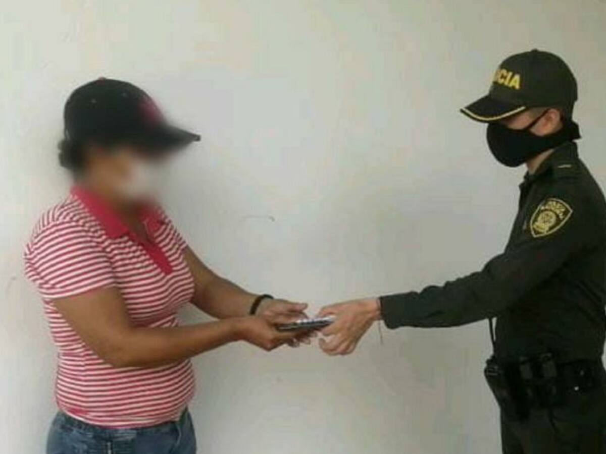 Recuperan pertenencias de una mujer que fue víctima de un hurto en Magangué