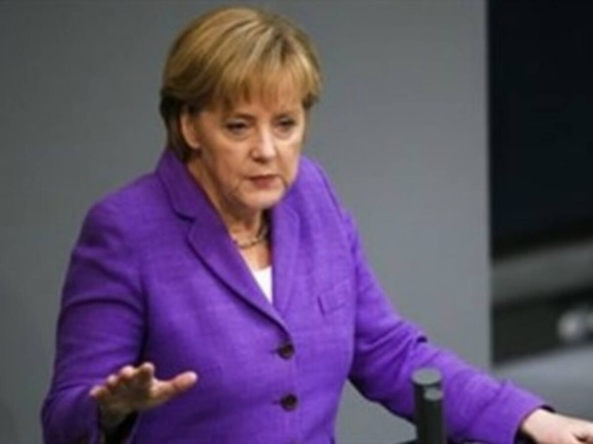 Merkel a Hollande: hay que tomar 'las decisiones necesarias' para Europa