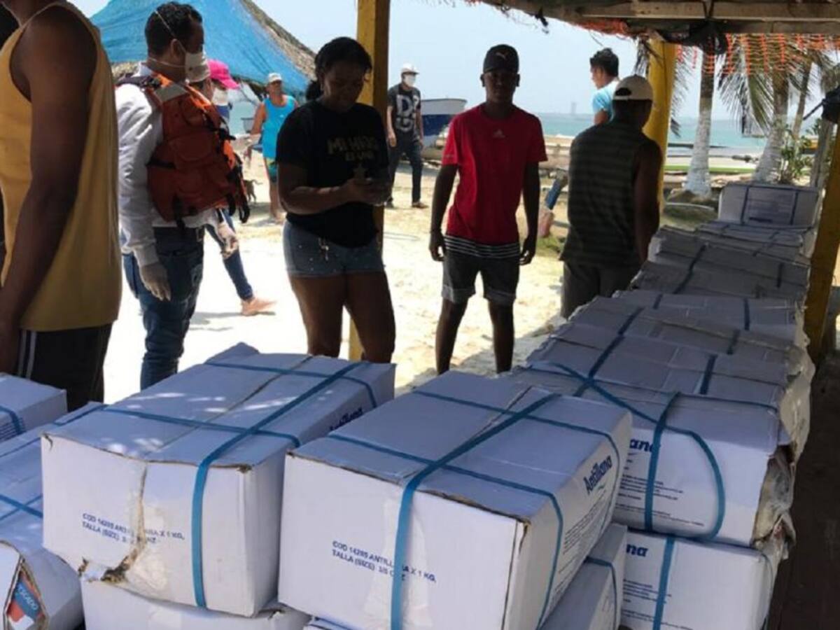 Armada entrega 3 toneladas de pescado en zona insular de Cartagena