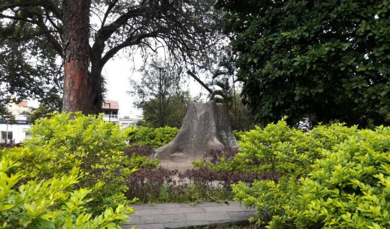 Parque de los Fundadores de Armenia, escultura al hacha