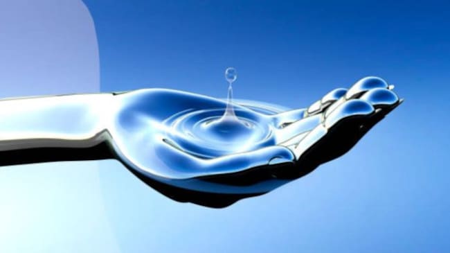 Según National Geographic, generar un texto de 100 palabras en Chat GPT consume, en promedio, 519 mililitros de agua; el equivalente a dos vasos estándar. | Foto: Getty Images