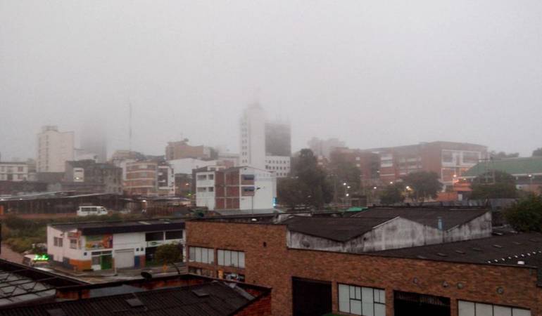 Desde las 5:20AM hasta las 9:00AM Toda la información local en Caracol Radio