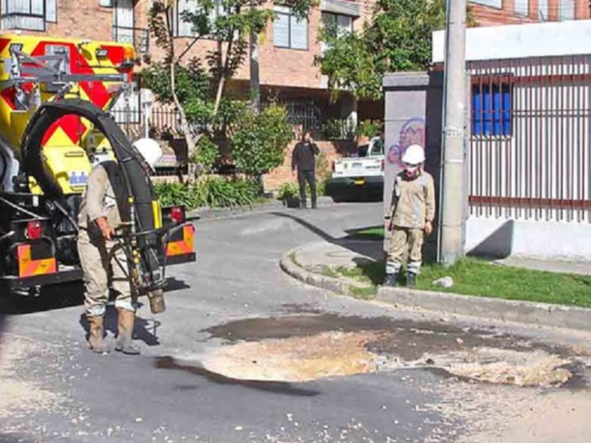 IDU tapó esta semana 140 huecos en la salida de Bogotá por la Autopista Norte