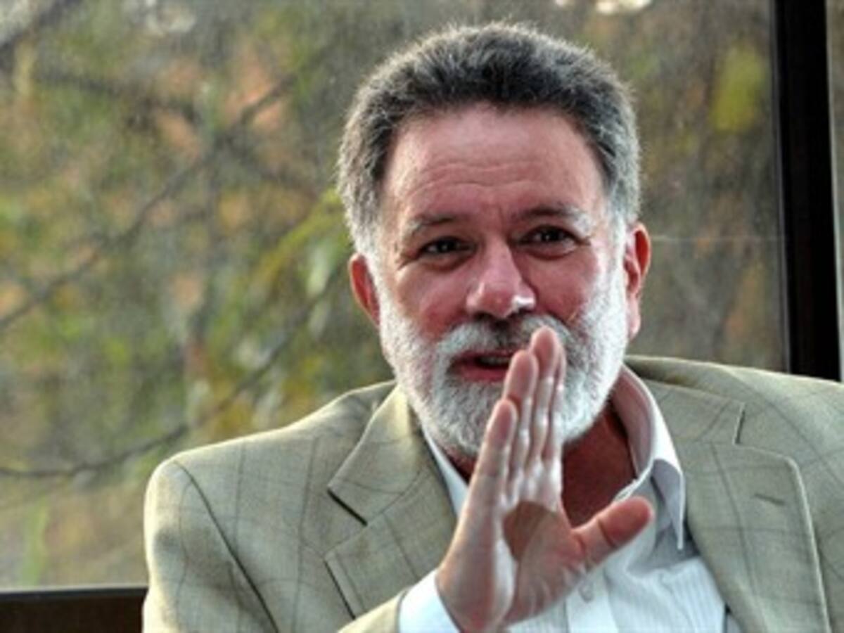 Uribe defiende legado de excomisionado Restrepo y dice que 'salvó al país'