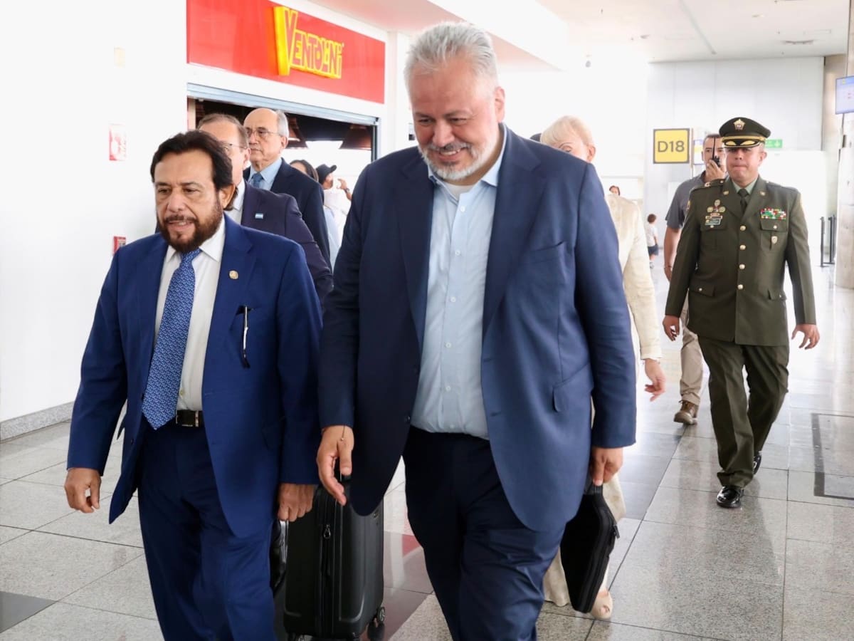 Comienzan a llegar las delegaciones para la posesión de Abelardo de la Espriella en Cali