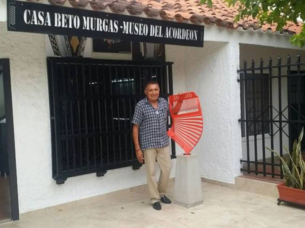 “Este pedazo de acordeón”