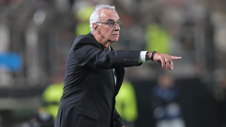 Universitario&#039;s Uruguayan coach Jorge Fossati gestures during the Copa Sudamericana round of 32 knockout play-offs second leg football match between Peru&#039;s Universitario and Brazil&#039;s Corinthians at the Monumental de Ate stadium in Lima, on July 18, 2023. (Photo by Ernesto BENAVIDES / AFP) (Photo by ERNESTO BENAVIDES/AFP via Getty Images)