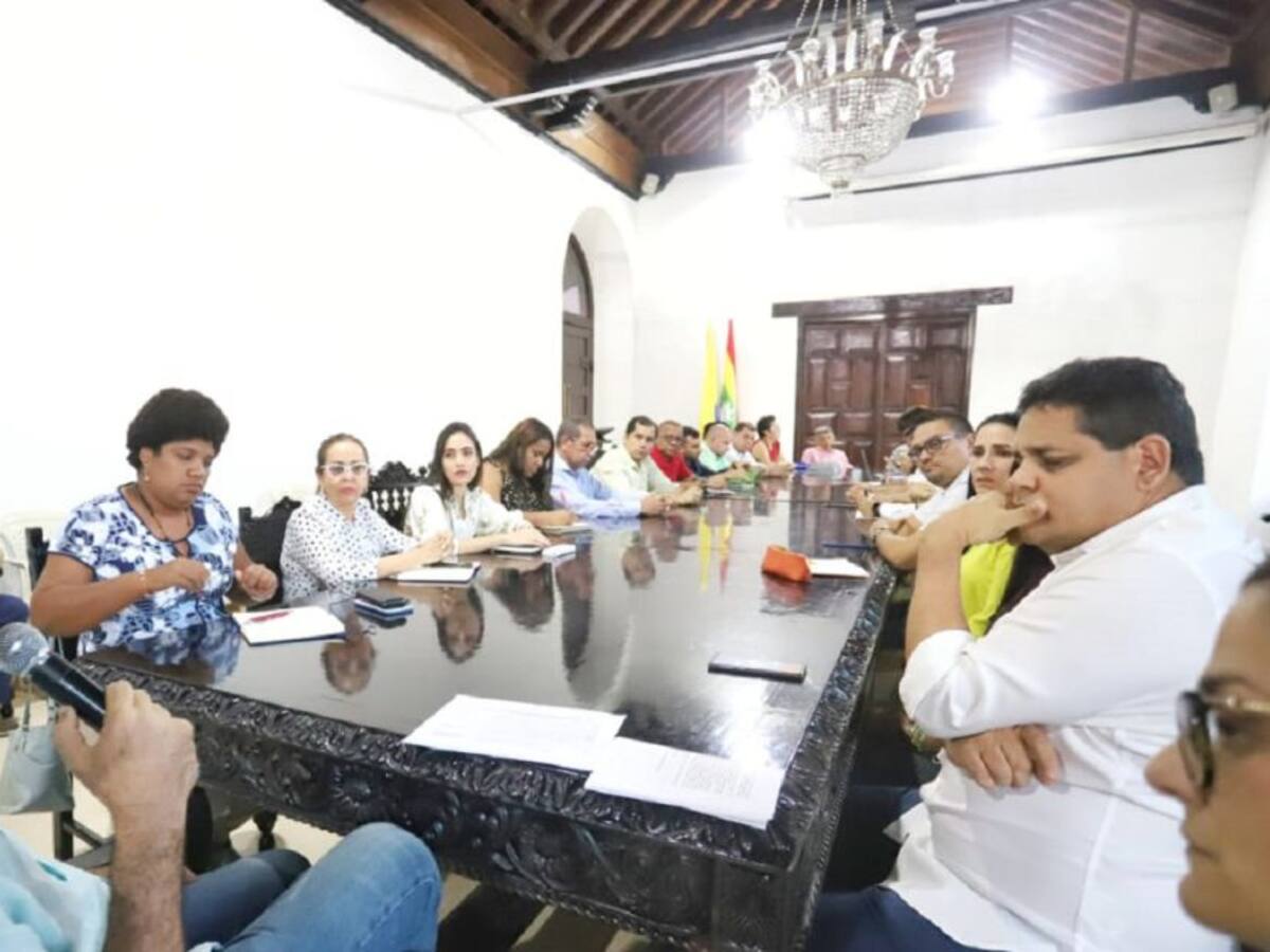 Alcalde Dau realizó primera reunión oficial con concejales de Cartagena