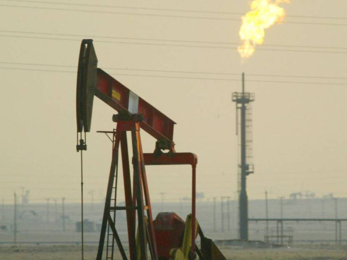 OPEP+ aumentará en 400.000 barriles diarios la producción desde abril