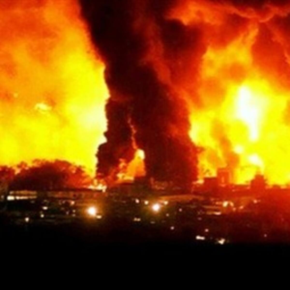 Versiones de organismos de socorro de Venezuela elevan a 36 la cifra de muertos en explosión de refinería