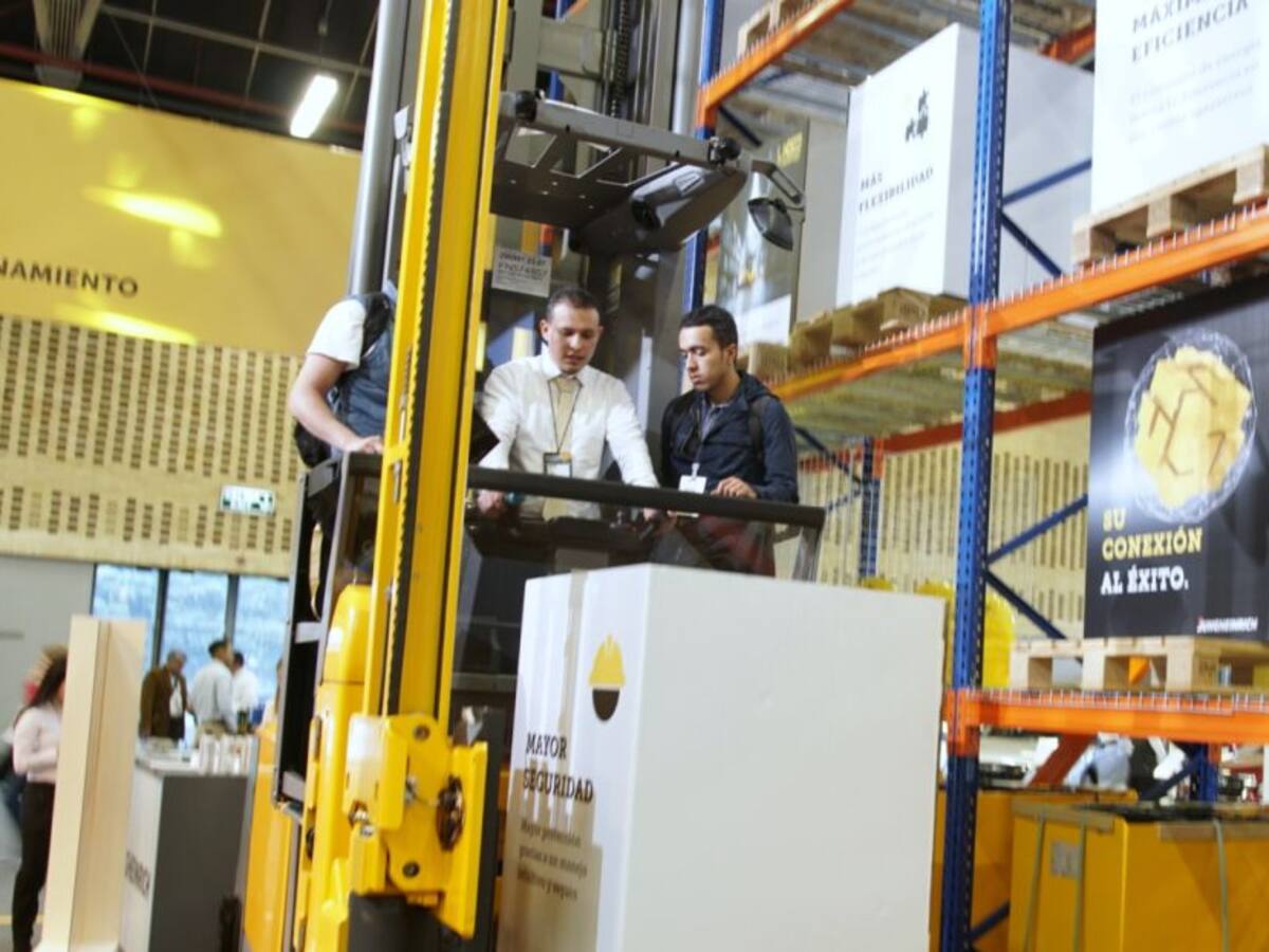 En septiembre la industria creció un 15,5% y el comercio en un 15.3%