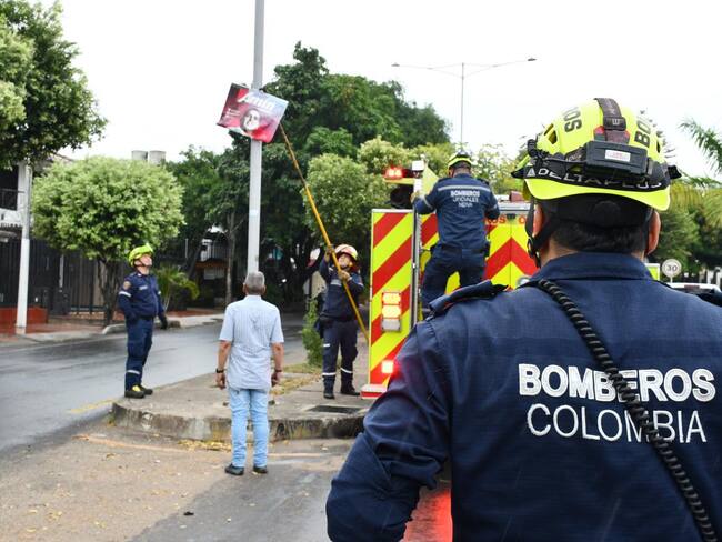 La secretaría de Gobierno de Neiva desarrolló una jornada de desmonte de publicidad electoral, arrojando un total de 29 elementos retirados, en estricto cumplimiento a los decretos municipales 928 de 2009 y 432 de 2023.