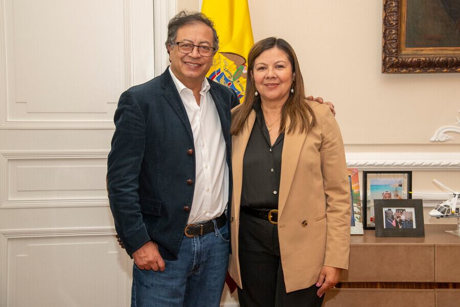 Presidente de la República, Gustavo Petro, y la fiscal General, Luz Adriana Camargo. (Cortesía: Colprensa).