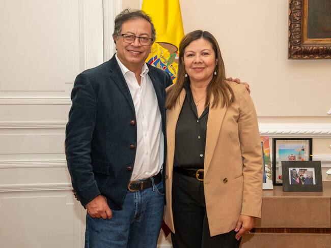 Presidente de la República, Gustavo Petro, y la fiscal General, Luz Adriana Camargo. (Cortesía: Colprensa).