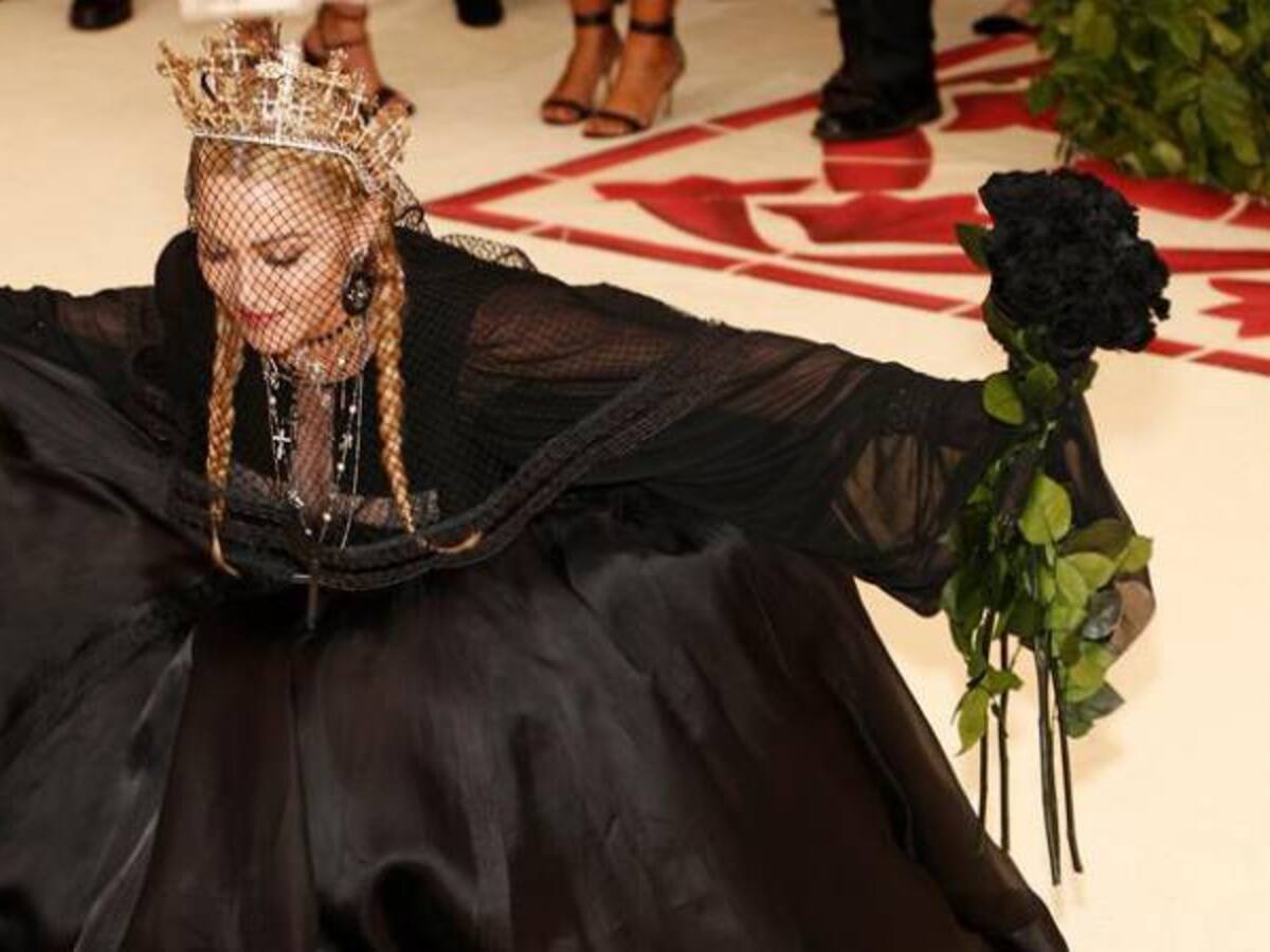 MET Gala 2018: Las celebridades lucieron sus mejores trajes