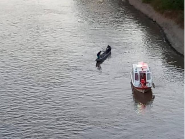 Fue encontrado sin vida el joven que desapareció al caer al Canal del Dique